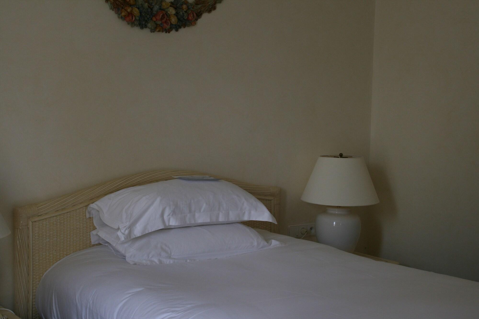 Celestins Spa Thermal & Hotel By Vy Resort Vichy Luaran gambar A bed with a pillow