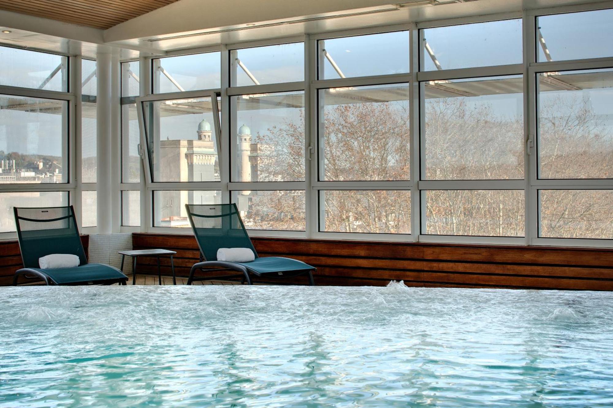 Celestins Spa Thermal & Hotel By Vy Resort Vichy Luaran gambar The pool at the Westin