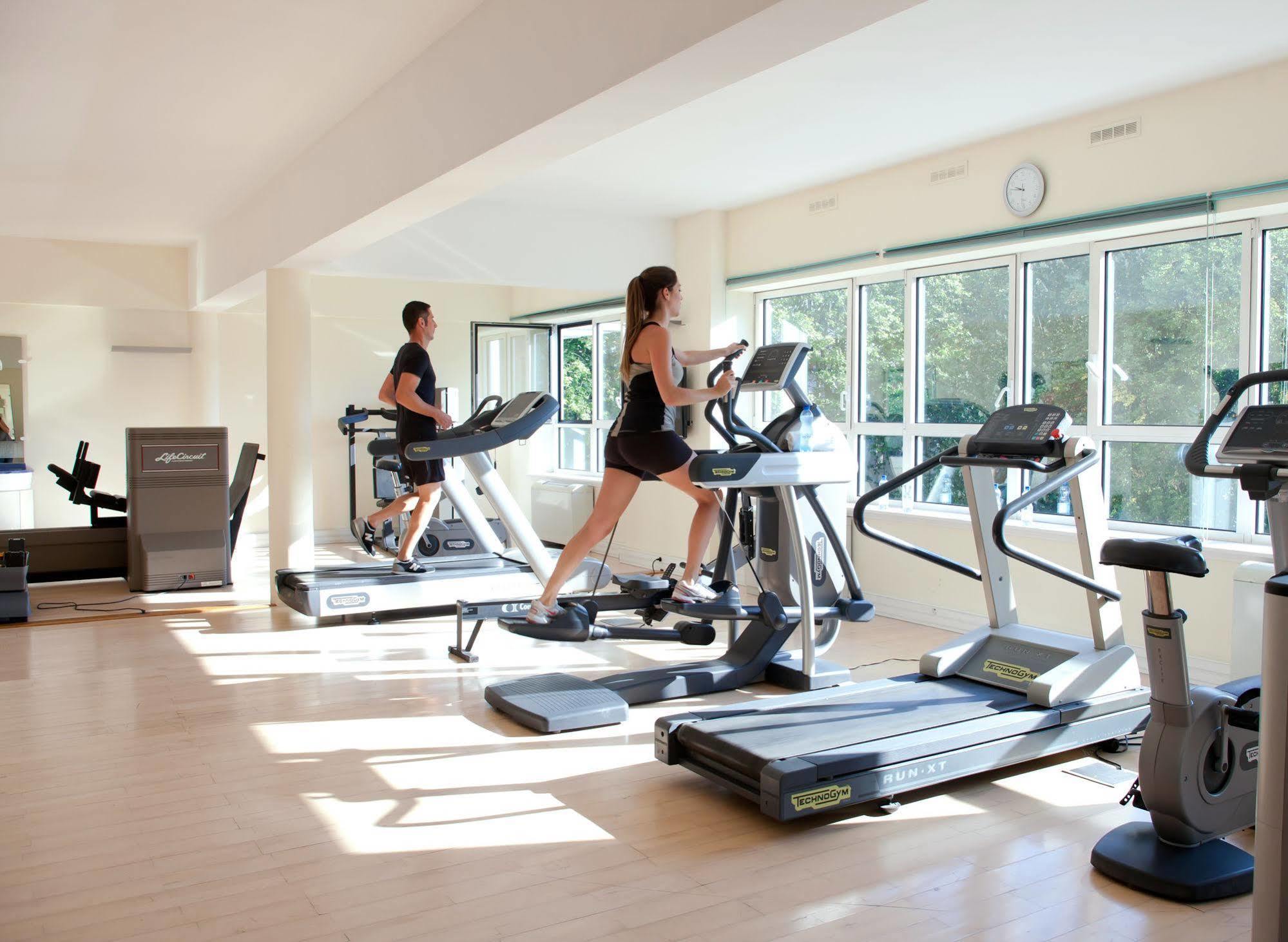 Celestins Spa Thermal & Hotel By Vy Resort Vichy Luaran gambar A gym in a hotel